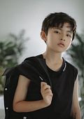 Чжан Энь Шо (Zhang En Shuo)
